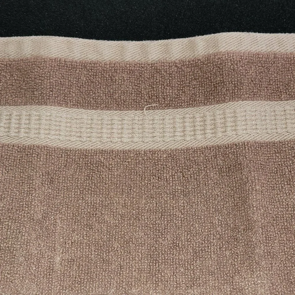 2pc Beige Wash Cloths.